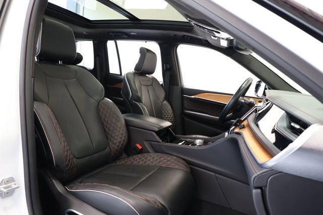 2022 Jeep Grand Cherokee Summit