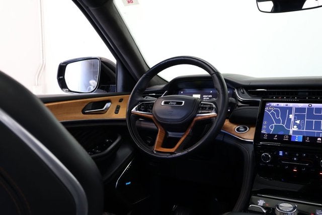 2022 Jeep Grand Cherokee Summit