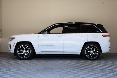 2022 Jeep Grand Cherokee Summit