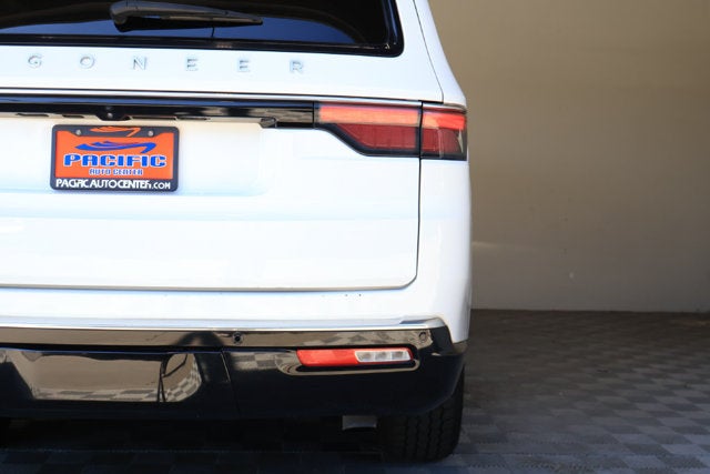 2023 Jeep Wagoneer L Base