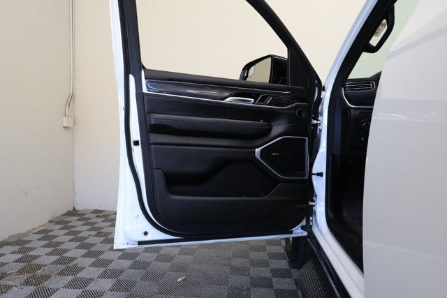 2023 Jeep Wagoneer L Base