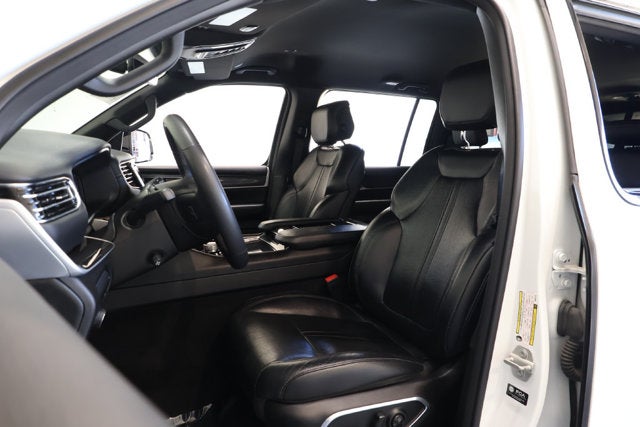 2023 Jeep Wagoneer L Base