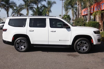 2023 Jeep Wagoneer Base