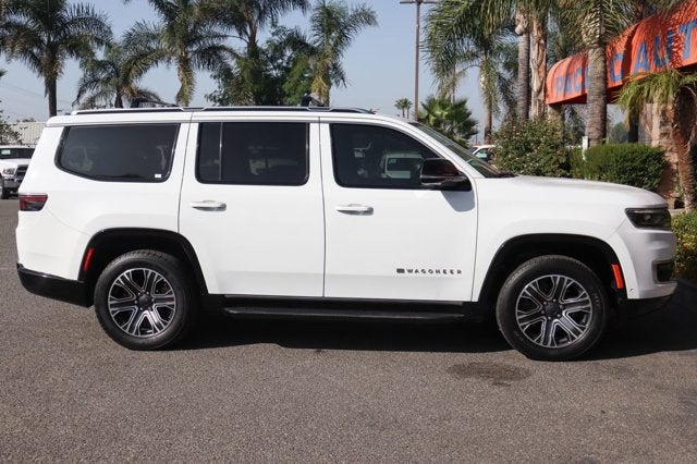 2023 Jeep Wagoneer Base
