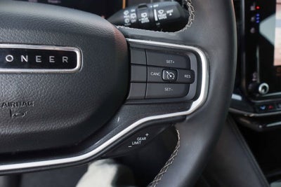 2023 Jeep Wagoneer Base