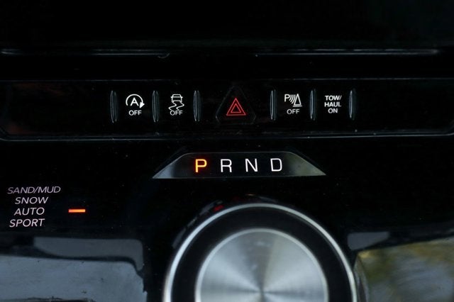 2023 Jeep Wagoneer Base