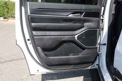 2023 Jeep Wagoneer Base