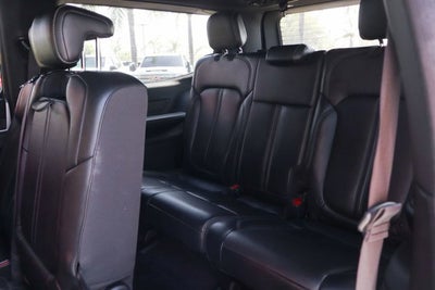 2023 Jeep Wagoneer Base