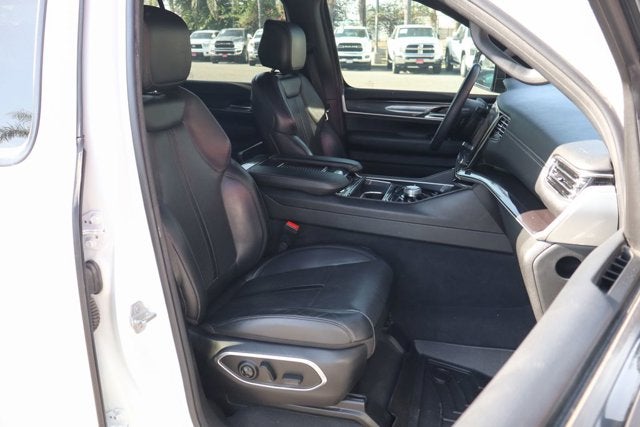 2023 Jeep Wagoneer Base