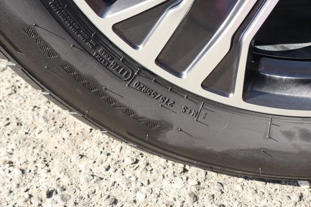 2023 Jeep Wagoneer Base