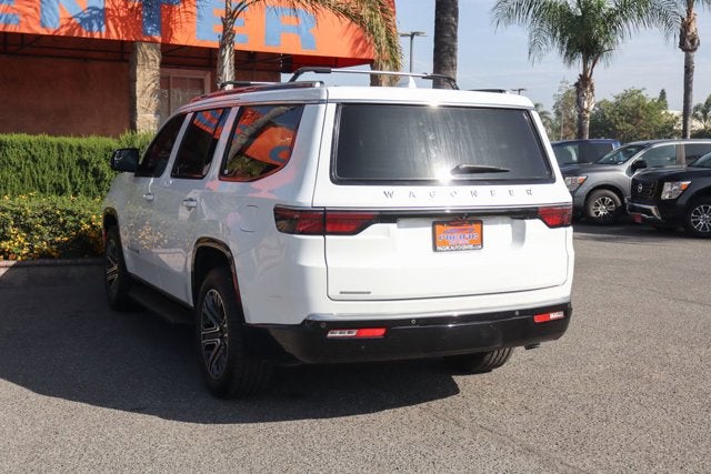 2023 Jeep Wagoneer Base