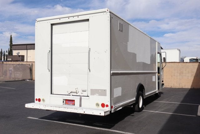 2016 Ford E-450SD Base