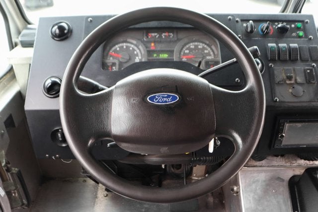 2013 Ford E-450SD Base