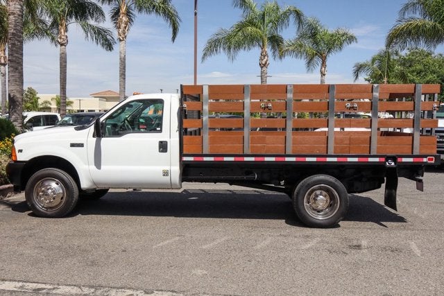 2001 Ford F-550SD XL