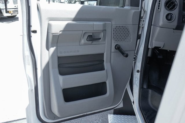 2013 Ford E-450SD Base