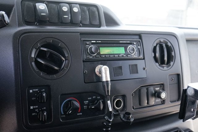 2013 Ford E-450SD Base