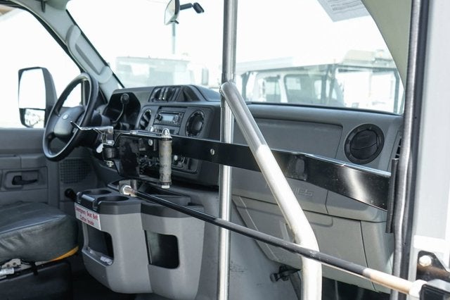 2013 Ford E-450SD Base
