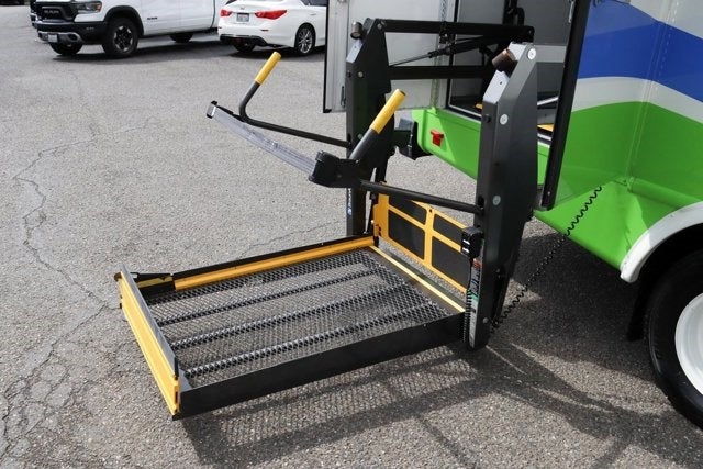 2015 Ford E-450SD Base