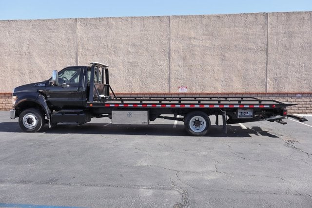 2023 Ford F-650SD Base