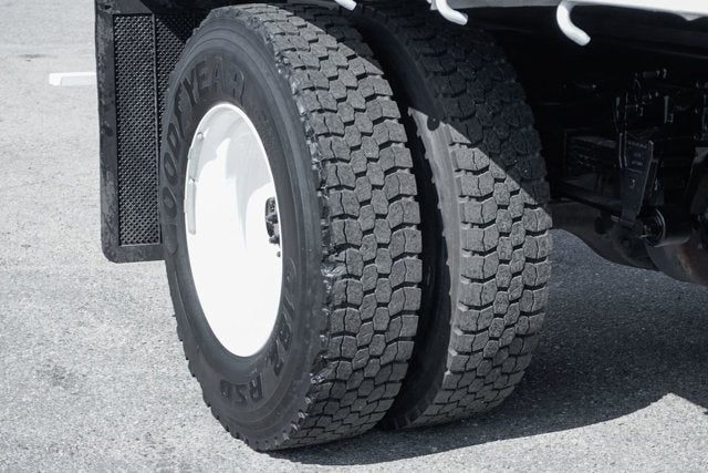 2016 Ford F-650SD Base