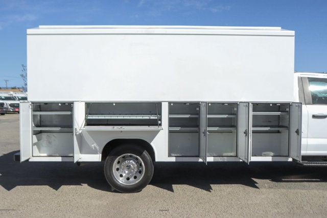 2023 Ford Super Duty F-550 DRW XL