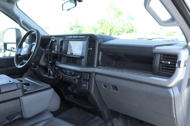 2023 Ford Super Duty F-550 DRW XL