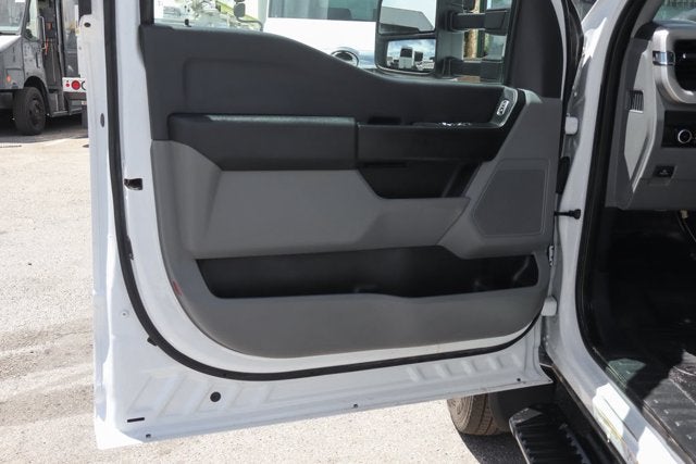 2023 Ford F-550SD XL