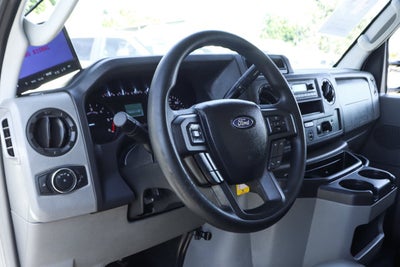 2022 Ford E-Series Cutaway Base