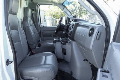 2022 Ford E-Series Cutaway Base