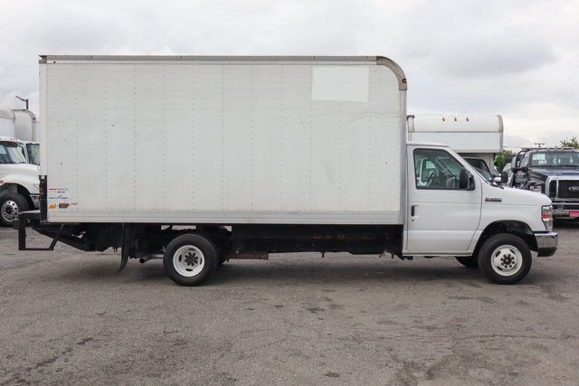 2018 Ford E-450SD Base