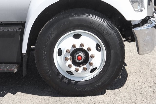 2022 Ford F-750SD Base