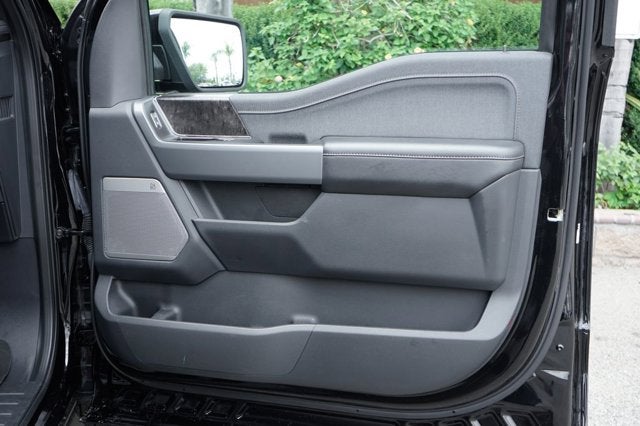 2022 Ford F-150 Lightning Lariat
