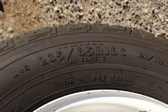 2020 Ford TRANSIT CARGO VAN T-150 130" Med Rf 8670 GVWR RWD