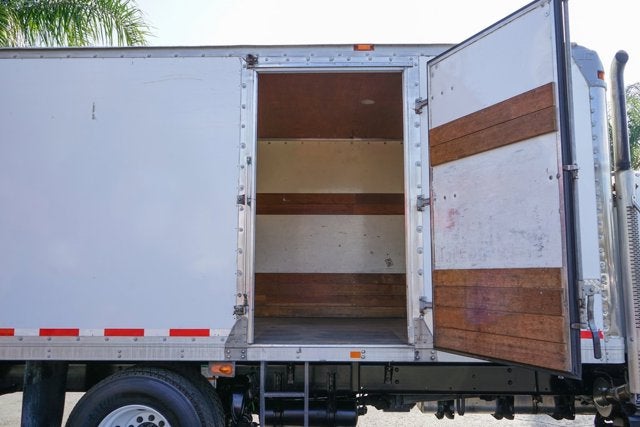 2013 Freightliner M2 106