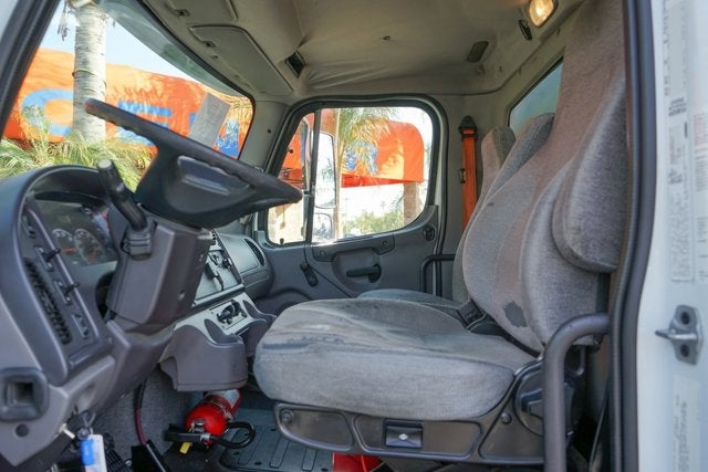 2013 Freightliner M2 106