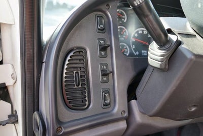 2013 Freightliner M2 106