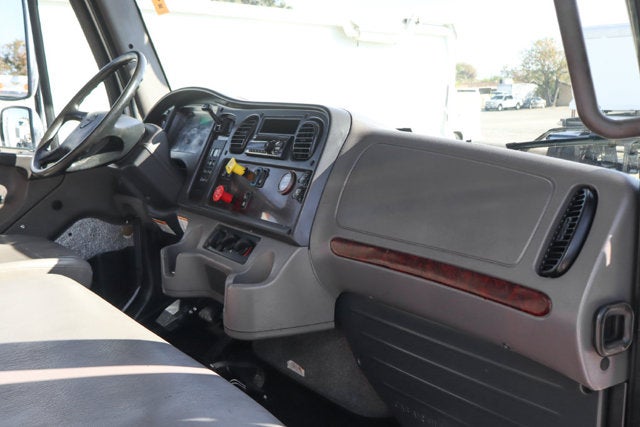 2020 Freightliner M2 106 MD