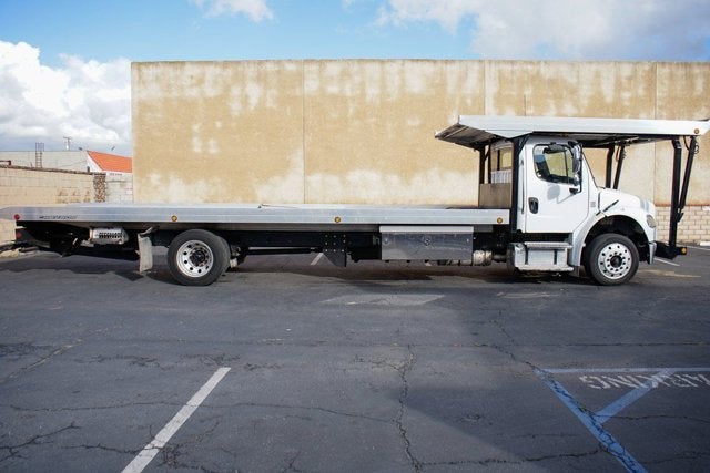 2023 Freightliner M2 106 MD