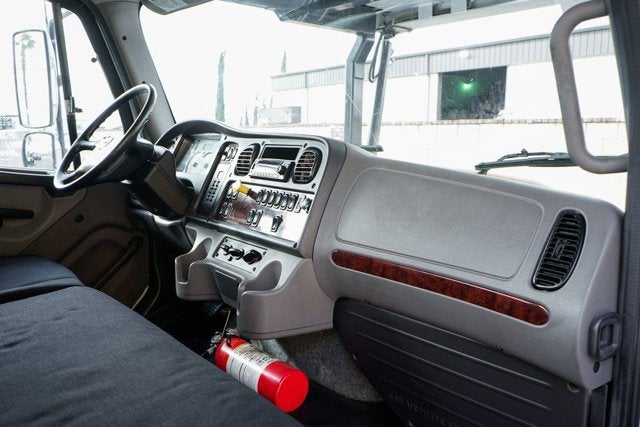 2023 Freightliner M2 106 MD