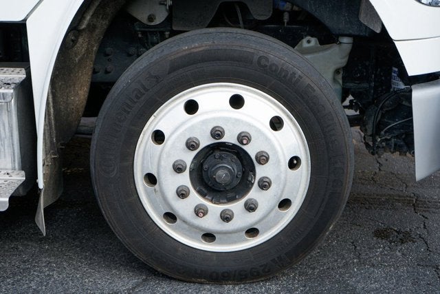 2023 Freightliner M2 106 MD