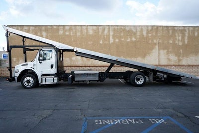 2023 Freightliner M2 106 MD