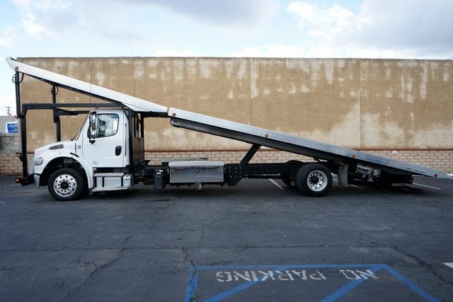 2023 Freightliner M2 106 MD