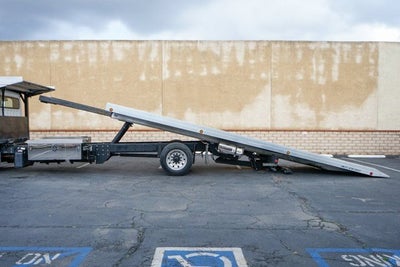 2023 Freightliner M2 106 MD