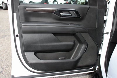 2025 Chevrolet Suburban LS