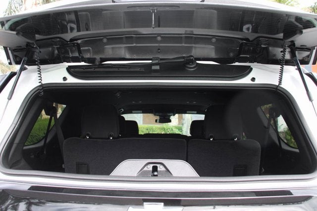 2025 Chevrolet Suburban LS