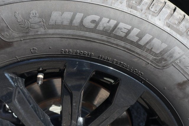 2022 GMC Canyon Elevation Standard