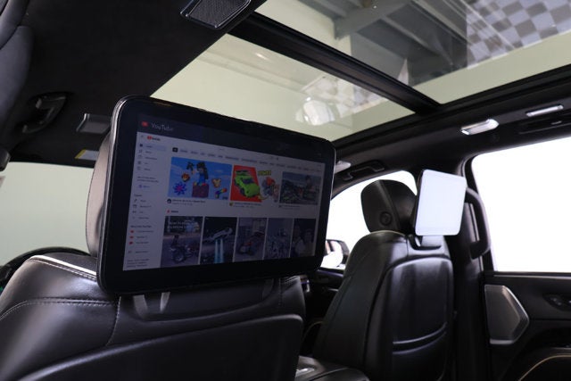 2023 Cadillac Escalade ESV Sport Platinum