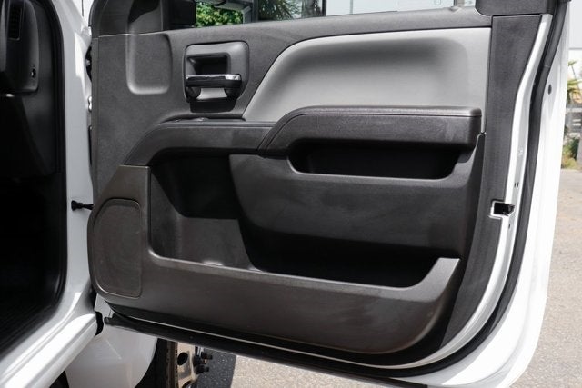 2023 Chevrolet Silverado 6500HD 1LT