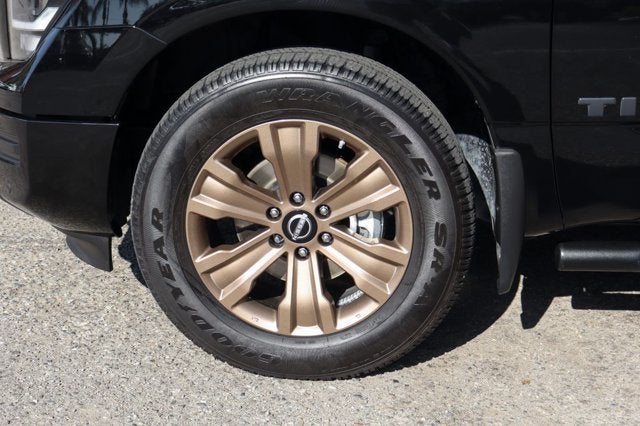 2024 Nissan Titan SV
