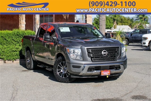 2023 Nissan Titan SV